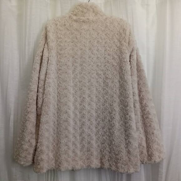 Dennis Brasso Faux Fur Coat Rosette Pattern XS Creamy Tan Gold Satin Pockets - Picture 5 of 14